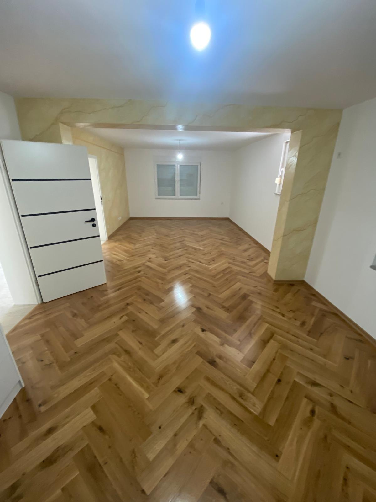 Parquet chevron et marbre, rénovation Haute-Savoie