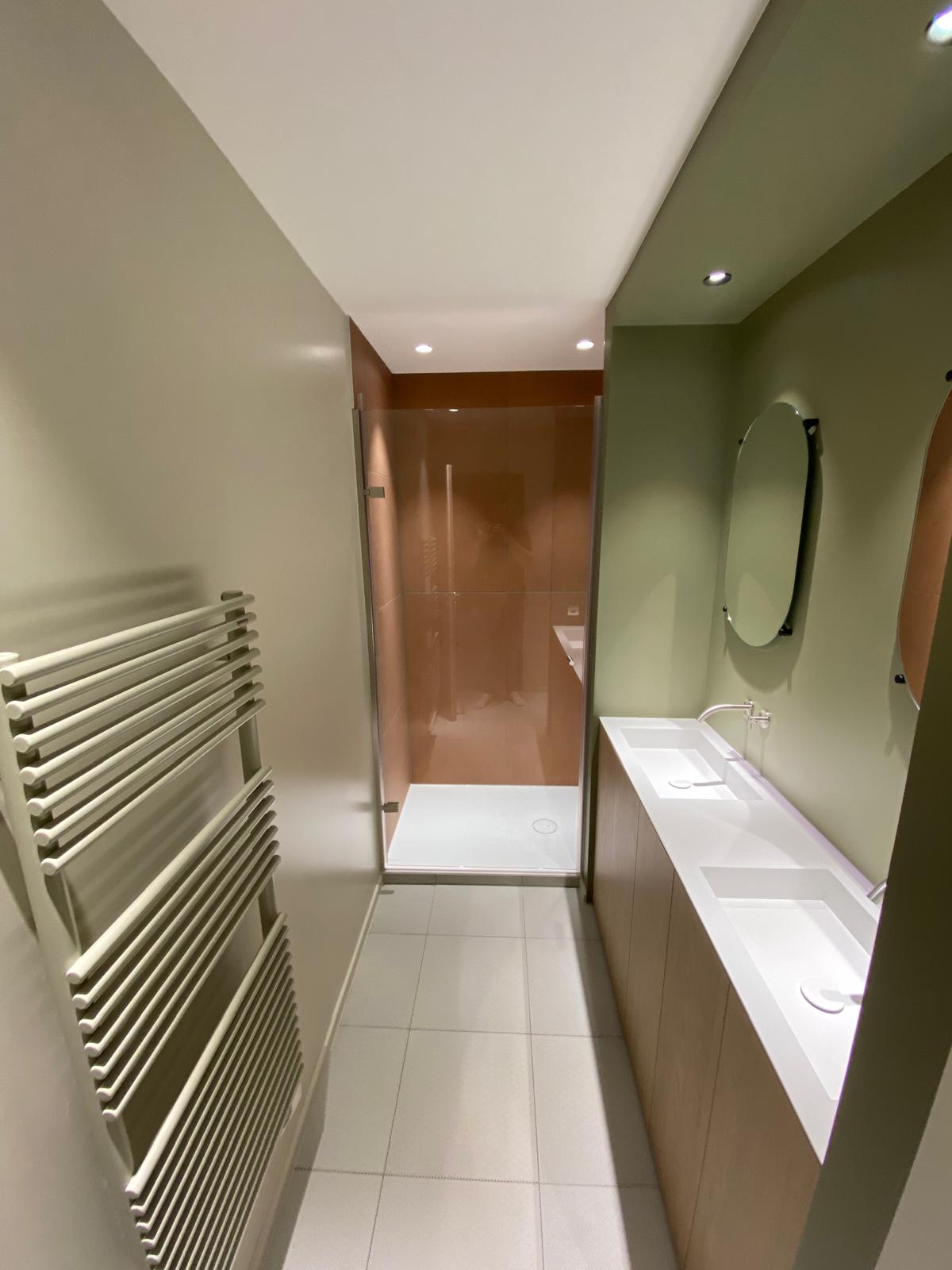 Salle de bain vert et cuivre, BELULI Décoration